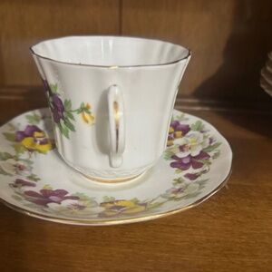 Vintage Old Royal Bone China Tea Cup & Saucer Set – Floral Pansy – England
